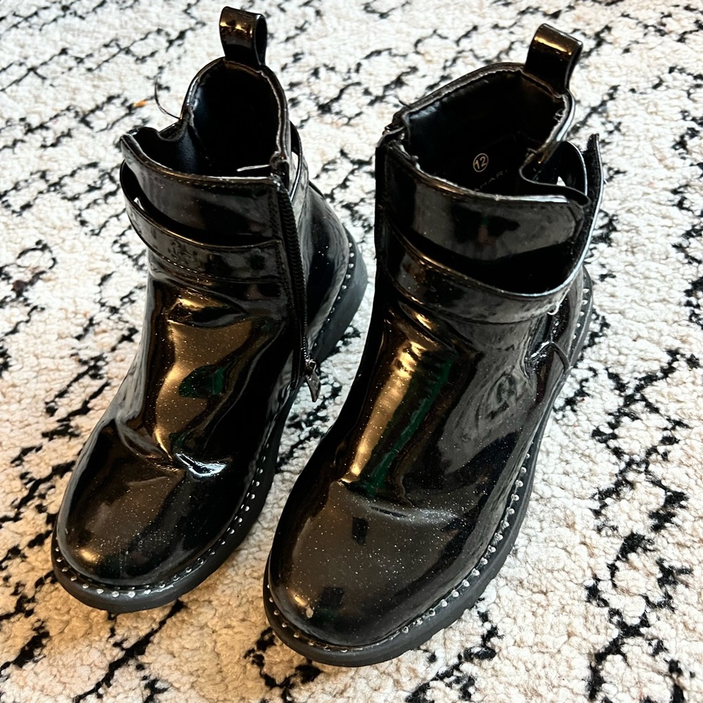 Tahari Patent faux leather boots girl size 12